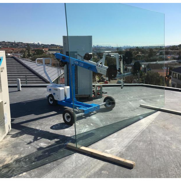 KSF GRM250 glass robot 250kg 2,9m Τηλεσκοπικό robot γυαλιού GRM250 250 kg GRM250 – jobsite glass lifter 360° κούνια