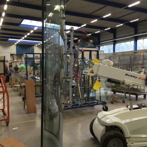 TGT Robby 600 XL GLASS LIFTS
