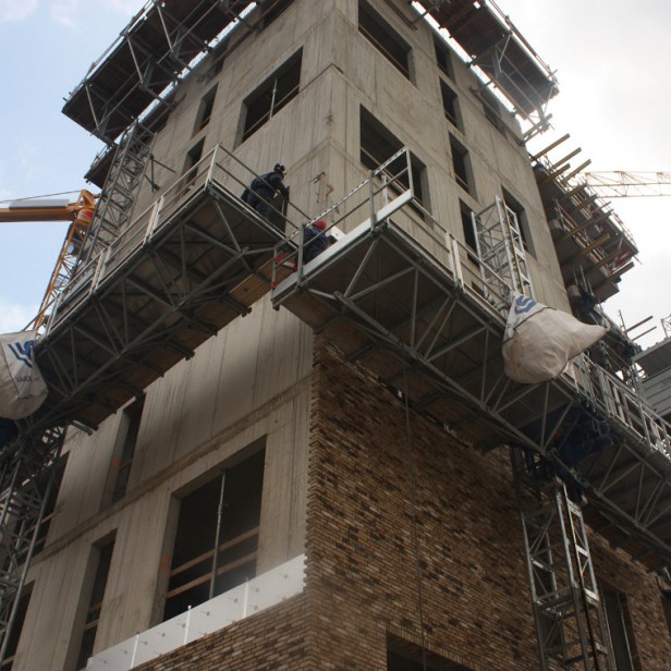 BOCKER Rack and Pinion Hoist Maxi-Climber 200M