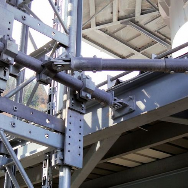 BOCKER Industrial Lift Service-Lift