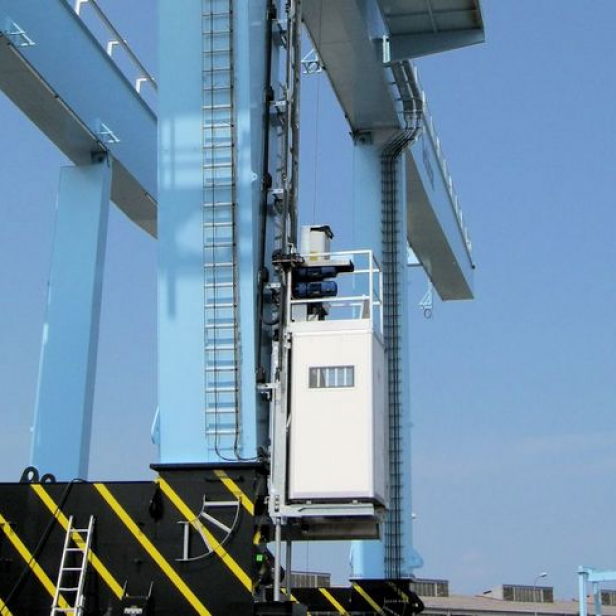BOCKER Industrial Lift Service-Lift