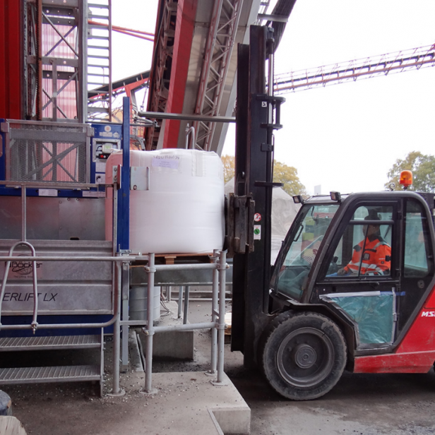 BOCKER ΒΙΟΜΗΧΑΝΙΚΟΙ ΑΝΕΛΚΥΣΤΗΡΕΣ ΕΡΓΟΤΑΞΙΟΥ Permanent Construction Lift