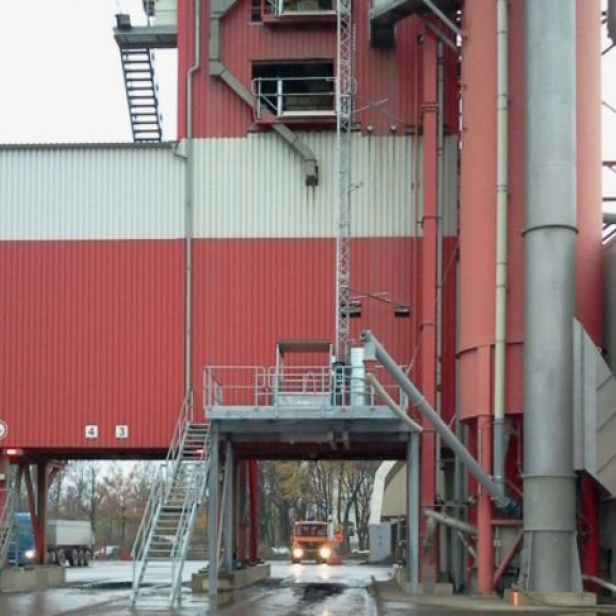 BOCKER ΒΙΟΜΗΧΑΝΙΚΟΙ ΑΝΕΛΚΥΣΤΗΡΕΣ ΕΡΓΟΤΑΞΙΟΥ Permanent Construction Lift