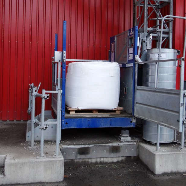 BOCKER ΒΙΟΜΗΧΑΝΙΚΟΙ ΑΝΕΛΚΥΣΤΗΡΕΣ ΕΡΓΟΤΑΞΙΟΥ Permanent Construction Lift