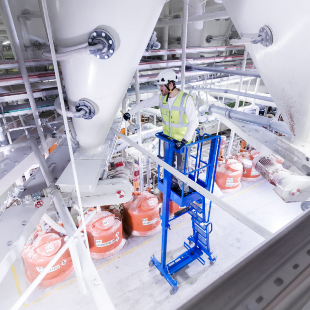 BOCKER ALP-Personnel-Lift IXO-Lift 4M