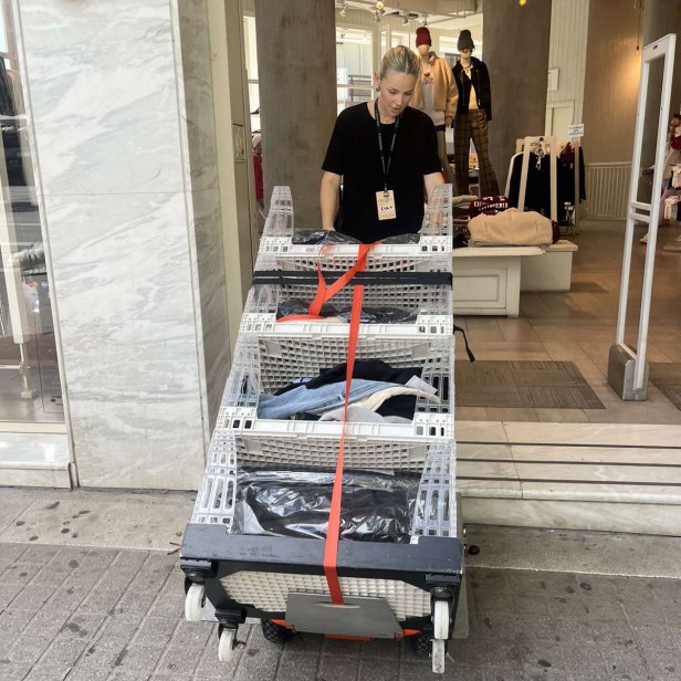 CARGOMASTER C120F,Electric stair climbing trolley, Battery-powered lifting trolley, Heavy object transport trolley for stairs, Professional moving equipment