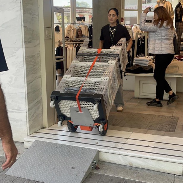 CARGOMASTER C120V Ηλεκτρικό καρότσι για σκάλες, Καρότσι ανύψωσης με μπαταρία, Καρότσι μεταφοράς βαρέων αντικειμένων σε σκάλες, Επαγγελματικό καρότσι για μετακομίσεις