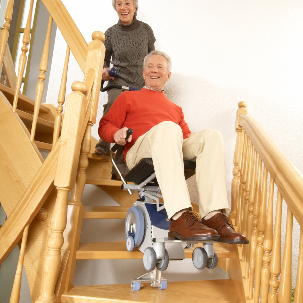 AAT S-MAX stair climber for wheelchairs portable stair climber AAT S-MAX stair climber S-MAX up to 115 kg