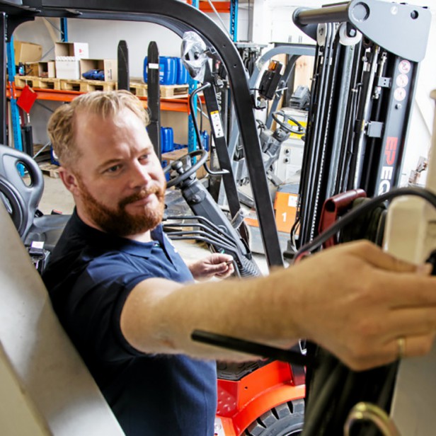 ΗΛΕΚΤΡΙΚΟ ΚΛΑΡΚ EFL181-1800KG ΕΩΣ 4800ΜΜ ΑΝΥΨΩΣΗ ΠΕΡΟΝΟΦΟΡΑ