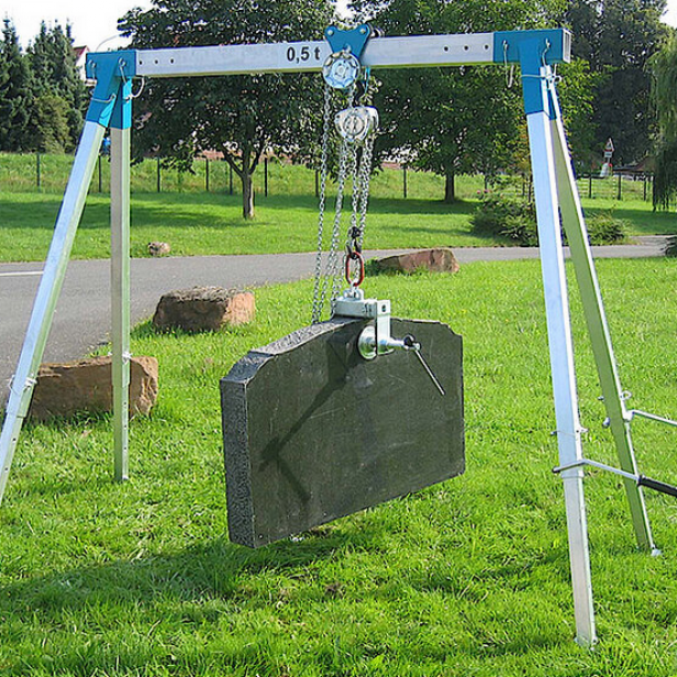 Stationary gantry crane - 1500 kg load capacity, beam length + max height can be selected 