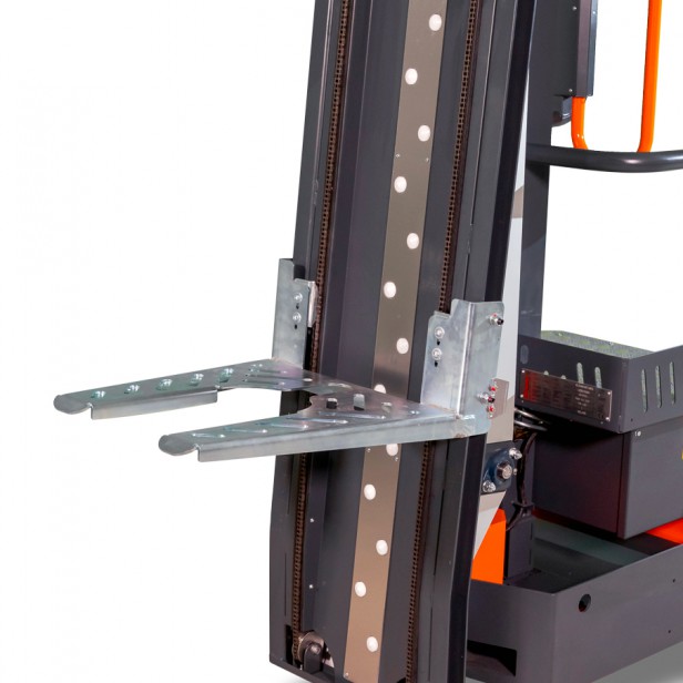 ΜΗΧΑΝΗΜΑ ΣΥΛΛΟΓΗΣ ΠΑΡΑΓΓΕΛΙΩΝ ΕΙΔΙΚΑ ΓΙΑ ΤΟΝ ΤΟΜΕΑ ΤΩΝ ΕΛΑΣΤΙΚΩΝ ELEVAH 40 TIRES - 4M ΥΨΟΣ ΕΡΓΑΣΙΑΣ 