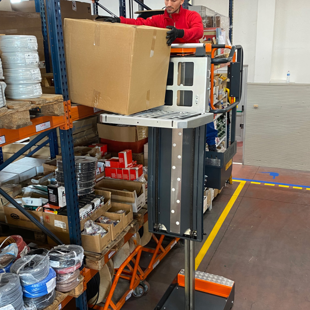 ΜΗΧΑΝΗΜΑ ΣΥΛΛΟΓΗΣ ΠΑΡΑΓΓΕΛΙΩΝ ORDER PICKER ELEVAH 40 T.FL - 4 M ΥΨΟΣ ΕΡΓΑΣΙΑΣ ΜΗΧΑΝΗΜΑ ΣΥΛΛΟΓΗΣ ΠΑΡΑΓΓΕΛΙΩΝ ORDER PICKER ELEVAH 40 T.FL - 4 M ΥΨΟΣ ΕΡΓΑΣΙΑΣ
