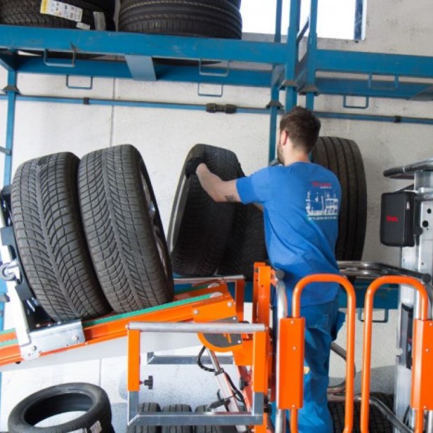 ORDER PICKER ELEVAH 75 TIRES - 7.6Μ WORKING HEIGHT 