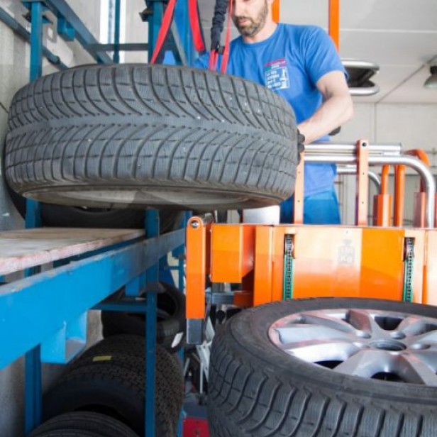 ORDER PICKER ELEVAH 75 TIRES - 7.6Μ WORKING HEIGHT 