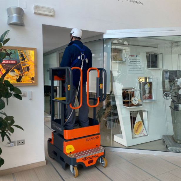 ORDER PICKER ELEVAH E5 MOVE - 5.15Μ WORKING HEIGHT 