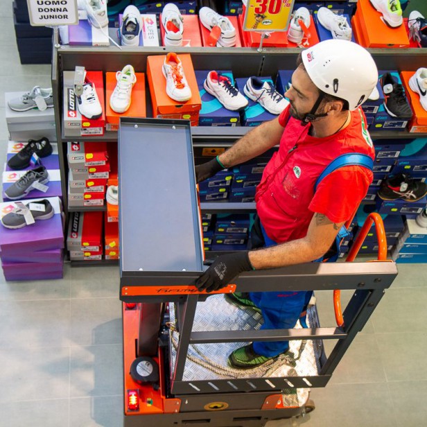 ORDER PICKER ELEVAH Ε5 ES MOVE - 4.9Μ WORKING HEIGHT 