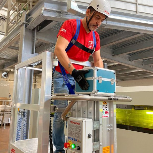 ΑΝΥΨΩΤΙΚΟ ΑΤΟΜΩΝ ELEVAH 70 - ΥΨΟΣ ΕΡΓΑΣΙΑΣ 7.25M  