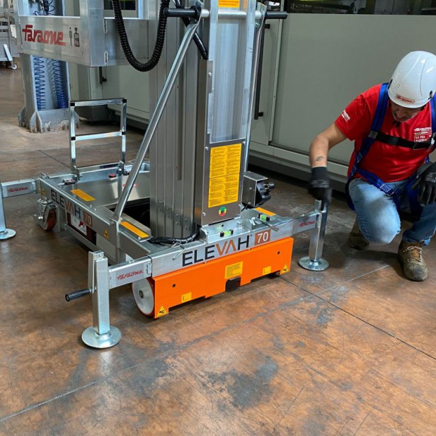 PERSONNEL LIFT ELEVAH 70 - WORKING HEIGHT 7.25M 