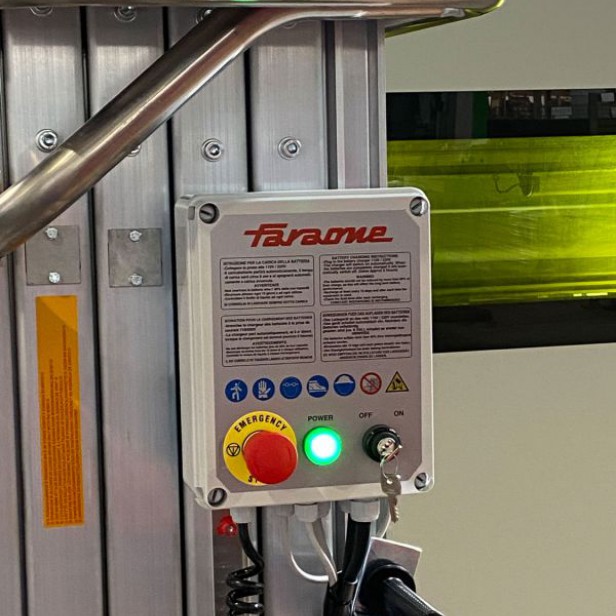 PERSONNEL LIFT ELEVAH 70 - WORKING HEIGHT 7.25M 