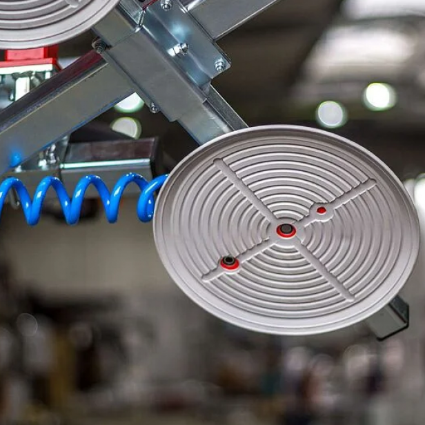 GLASS VACUUM UGL4E WITH ROTATION-TILT & CHAIN HOIST FOR LIFTING UP TO 2M 500KG 