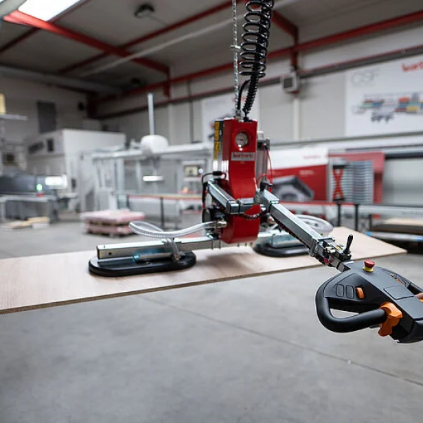 VACUUM FOR WOODEN PANELS WITH TILT & CHAIN HOIST 