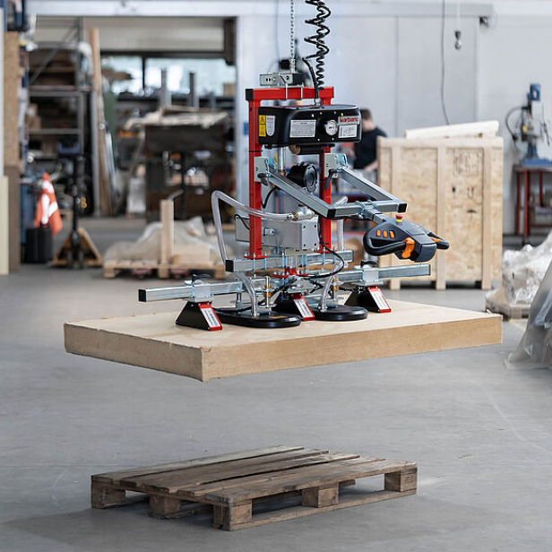 NGR NEEDLE GRIPPER FOR LIFTING WOOD - STRUCTURAL & INSULATING MATERIALS WITH NEEDLES & HOIST FOR LIFTING UP TO 100KG 