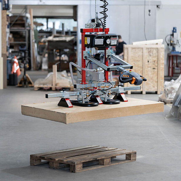 NGR NEEDLE GRIPPER FOR LIFTING WOOD - STRUCTURAL & INSULATING MATERIALS WITH NEEDLES & HOIST FOR LIFTING UP TO 100KG 