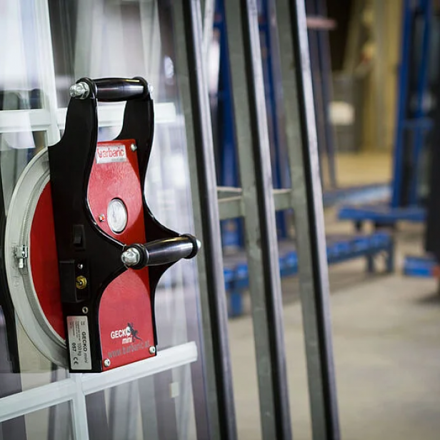 MINI UNIVERSAL VACUUM FOR MULTIPLE PURPOSES UP TO 100KG 