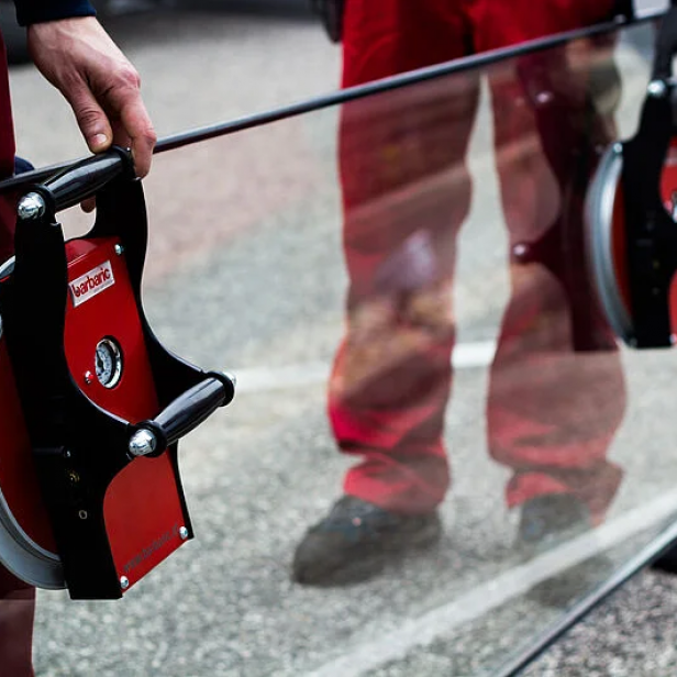 MINI UNIVERSAL VACUUM FOR MULTIPLE PURPOSES UP TO 100KG 