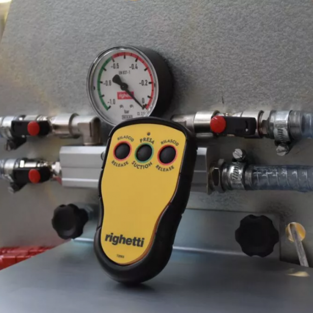 CLADDING VACUUM LIFTER WITH ROTATION FOR PANELS ROTO 180 