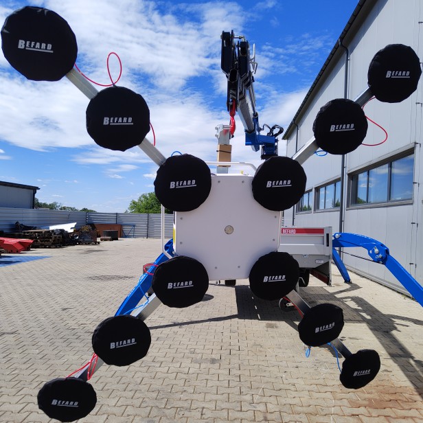 BEFARD GLASS VACUUM LIFTER  WITH MANUAL ROTATION & TILT XP902 - 900KG