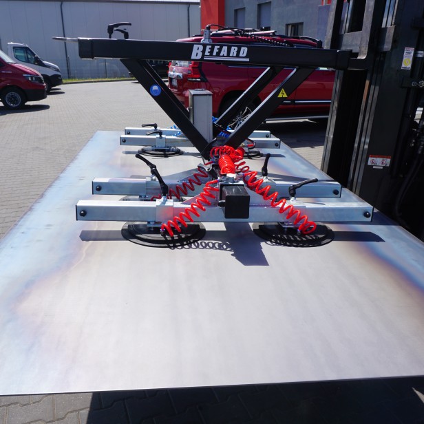 BEFARD UNIVERSAL VACUUM GRIPPER FOR USE WITH FORKLIFT XW 650 360KG -1260KG