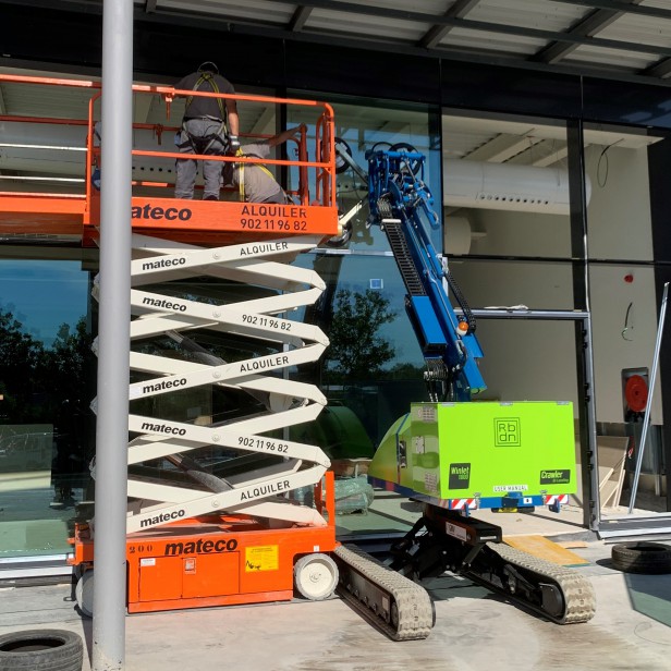 ΕΡΠΥΣΤΡΙΟΦΟΡΟ ROBOT ΑΝΥΨΩΣΗΣ ΤΖΑΜΙΩΝ WINLET 1000 ΓΙΑ 1000KG ΕΩΣ 5Μ