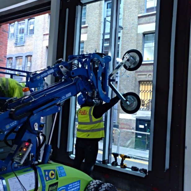 GLASS LIFTING ROBOT WINLET 1000 - 1000KG - 4.1M 