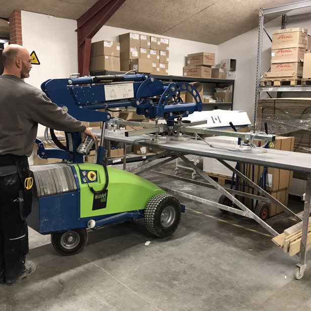 GLASS LIFTING ROBOT WINLET 600 - 600KG -3.3M 