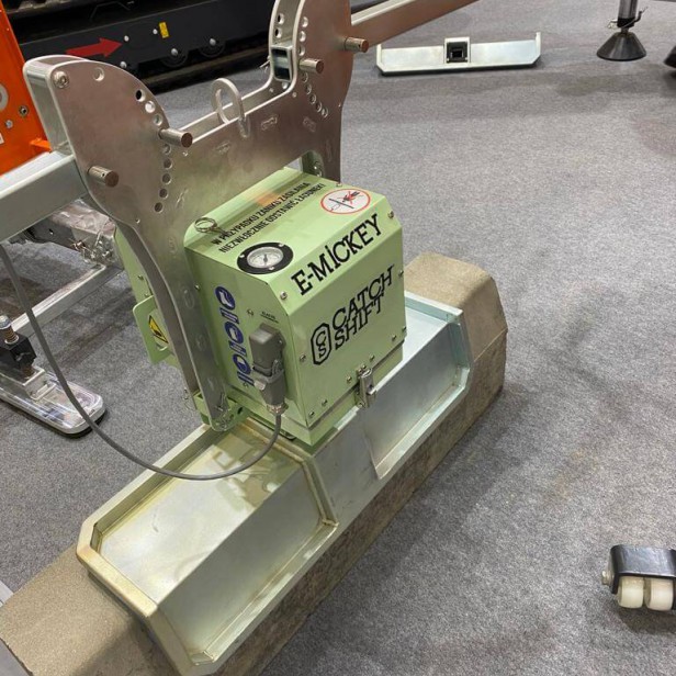 ΒΕΝΤΟΥΖΑ 220V ΑΝΥΨΩΣΗΣ ΠΛΑΚΩΝ ΠΕΖΟΔΡΟΜΙΟΥ , ΑΚΑΝΟΝΙΣΤΩΝ ΠΛΑΚΩΝ & ΣΚΥΡΟΔΕΜΑΤΟΣ MICKEY155ΕΩΣ 155KG