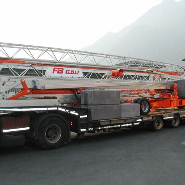 SELF ERECTING CRANE GA 724 MAX LOAD 2000 KG - 10.5Μ & 750KG - 24M & 19.9M HEIGHT