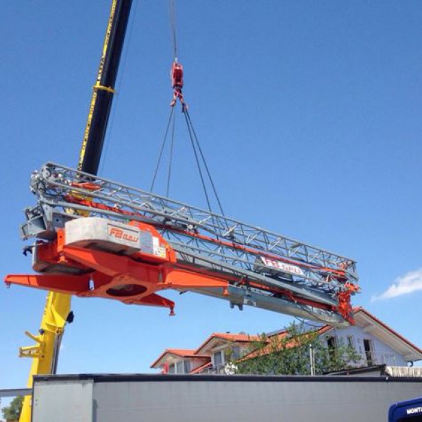 SELF ERECTING CRANE GA 134 MAX LOAD 4000 KG - 10.8Μ & 1000KG - 34M & 24M HEIGHT 