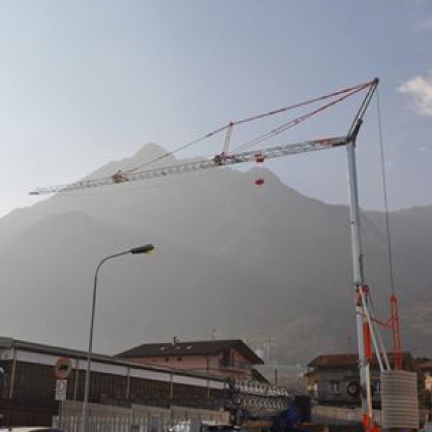 SELF ERECTING CRANE GA 143 MAX LOAD 4000 KG - 14Μ & 1000KG - 43M & 24.4M HEIGHT 