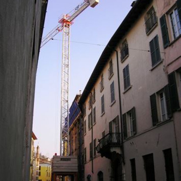 TOWER CRANE GHS 351 4000 MAX LOAD 4000KG - 11.1M LENGTH & 1000KG - 35M LENGTH & 36M HEIGHT 