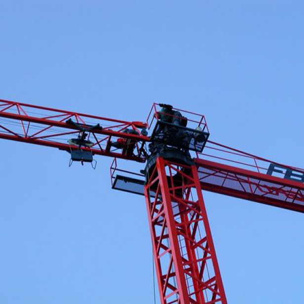 TOWER CRANE GHS451 2000 MAX LOAD 2000KG - 27.5M LENGTH & 1000KG - 45M LENGTH & 36M HEIGHT 