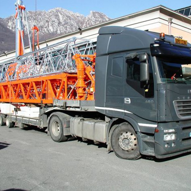 TOWER CRANE GHS451 2000 MAX LOAD 2000KG - 27.5M LENGTH & 1000KG - 45M LENGTH & 36M HEIGHT 