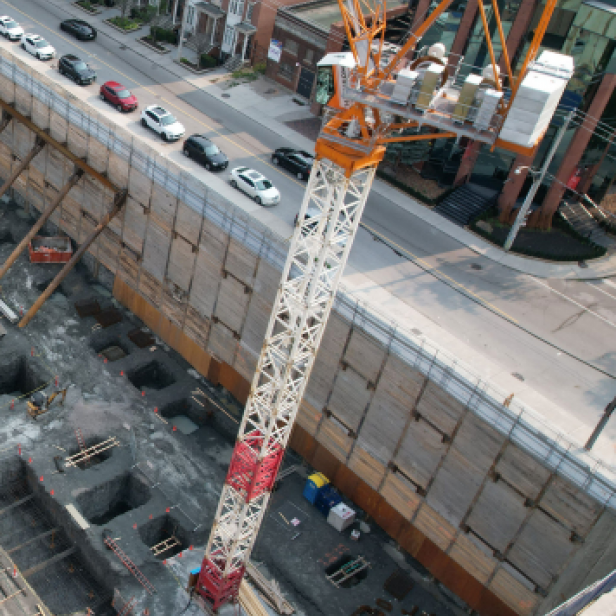 LUFFING JIB TOWER CRANE RTL285B MAXIMUM CAPACITY 18.000KG - 60M LENGTH & 72,40M HEIGHT 