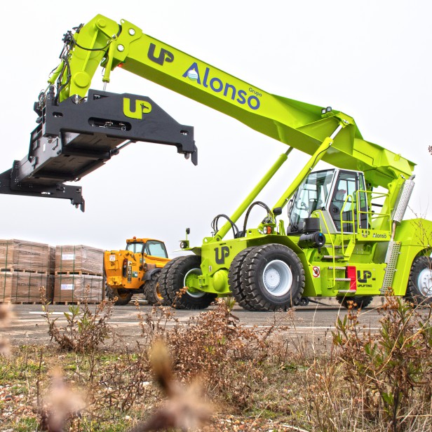UPLIFTING Reach stacker Model RSUP 10-6CH6 ΓΙΑ ΑΔΕΙΑ CONTAINERS 5,5T/9T/15T