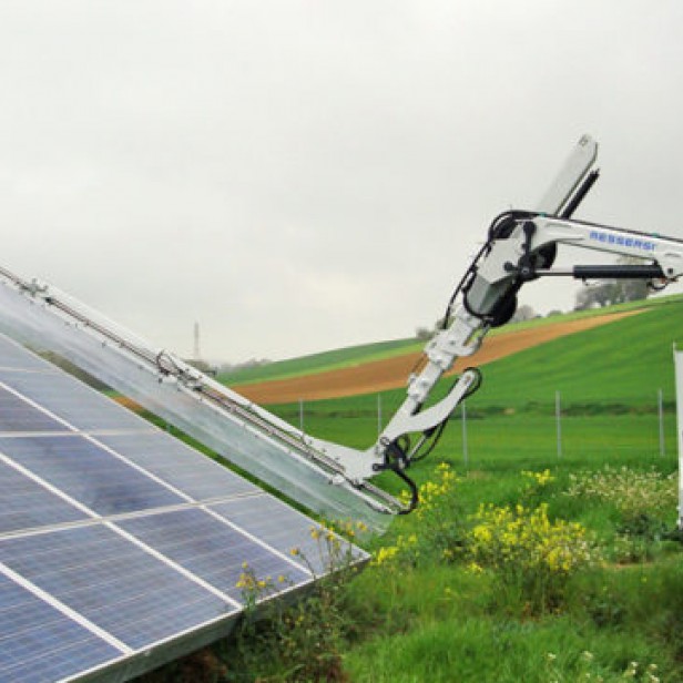Messersì Roboklin 35 photovoltaic panel cleaning, Messersì Roboklin 35 cleaning machine, Roboklin 35 solar panels, photovoltaic cleaning equipment
