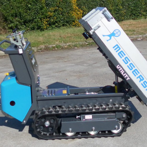 Messersi TC50 μίνι ερπυστριοφόρο dumper 500 kg Messersi TC50 με κινητήρα Honda GX200 Messersi TC50 με υδροστατική μετάδοση Messersi TC50 με πλατφόρμα για επιβάτες Messersi TC50 με πλατφόρμα για φορτία 500 kg