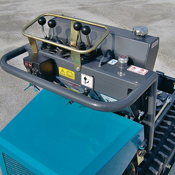 Messersi TC90 μίνι ερπυστριοφόρο dumper 900 kg Messersi TC90 με υδροστατική μετάδοση Messersi TC90 με 2 ταχύτητες κίνησης Messersi TC90 με πλατφόρμα φόρτωσης 0.43 m³ Messersi TC90 compact dumper για στενούς χώρους