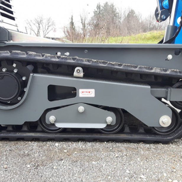 Messersi TC100 μίνι ερπυστριοφόρο dumper 1000 kg Messersi TC100 με υδροστατική μετάδοση Messersi TC100 με 2 ταχύτητες κίνησης Messersi TC100 με πλατφόρμα φόρτωσης 0.45 m³ Messersi TC100 compact dumper για στενούς χώρους