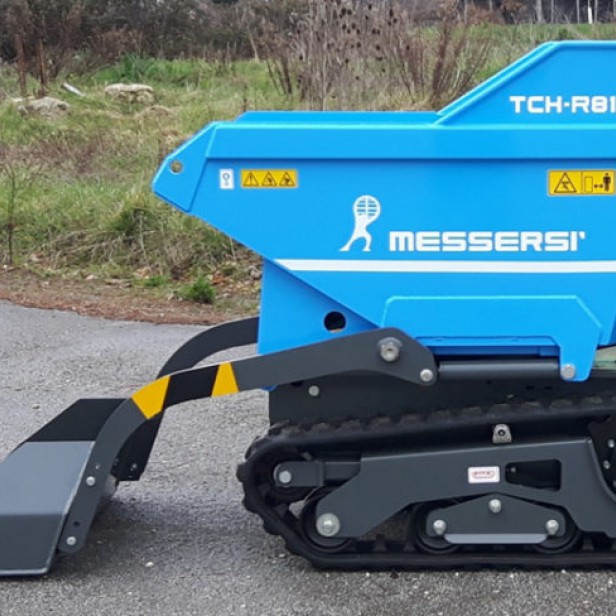 Messersi TC100 mini tracked dumper 1000 kg Messersi TC100 with hydrostatic transmission Messersi TC100 with 2-speed travel Messersi TC100 with 0.45 m³ loading skip Messersi TC100 compact dumper for narrow spaces