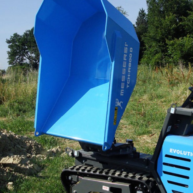 Messersi TC100D mini tracked dumper 1000 kg Messersi TC100D with hydrostatic transmission Messersi TC100D with 2-speed travel Messersi TC100D with 0.45 m³ loading skip Messersi TC100D compact dumper for narrow spaces